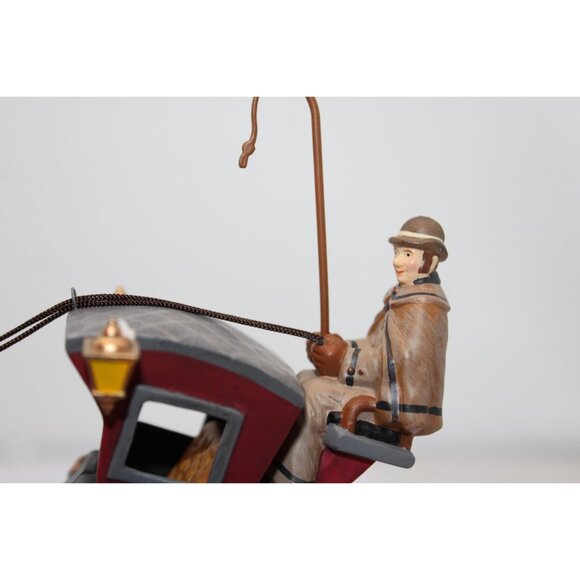 Dept 56 New England Village - Sherlock Holmes Hansom Cab - Picture 3 of 7